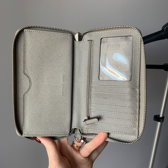Michael Kors Grey Wallet - Picture 4 of 5